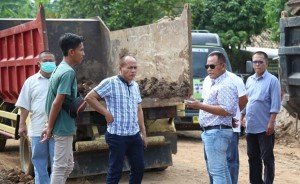 Bupati Nanang Tampung Aspirasi Nelayan Terkait Pembangunan Tambatan Perahu di TPI Desa Way Muli Timur