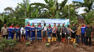 Pertamina NRE Tanami Lahan Kritis Ulubelu Pada Momentum Hari Menanam Pohon Indonesia