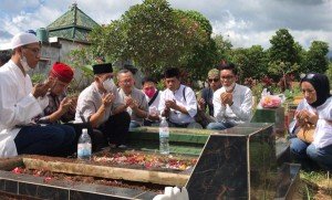 Pengurus Baru PWI Lampung, Memulai Langkah Dengan Berziarah ke Makam Bang Sol dan Buya HMI